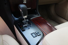 2010款 3.0L AT V6 Royal Saloon 尊享版