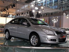 2010款 2.0L 自动 三厢尊贵型