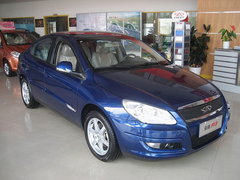 2010款 2.0L 自动 三厢尊贵型