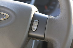 2010款 2.0L 自动 三厢尊贵型