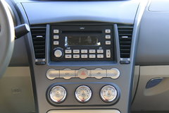 2010款 2.0L 自动 三厢尊贵型