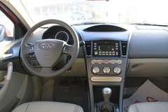 2010款 2.0L 自动 三厢尊贵型