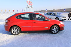 2010款 2.0L 自动 三厢尊贵型