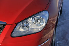 2010款 2.0L 自动 三厢尊贵型