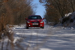 2010款 2.0L 自动 三厢尊贵型