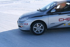 2010款 2.0L 自动 三厢尊贵型