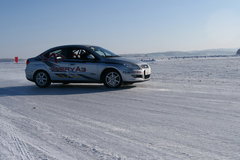 2010款 2.0L 自动 三厢尊贵型