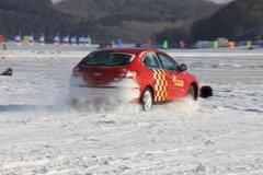 2010款 2.0L 自动 三厢尊贵型