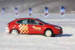 2010款 2.0L 自动 三厢尊贵型