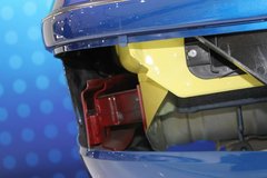 2010款 2.0L 自动 三厢尊贵型
