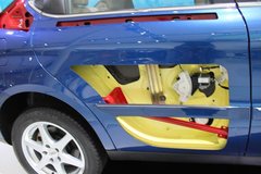 2010款 2.0L 自动 三厢尊贵型