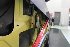 2010款 2.0L 自动 三厢尊贵型
