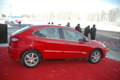 2010款 2.0L 自动 三厢尊贵型