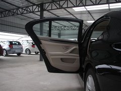 2011款 523i 2.5L 领先型