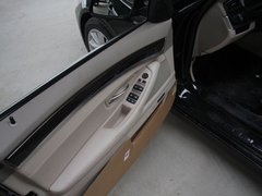 2011款 523i 2.5L 领先型