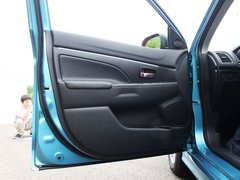 2010款 2.0 CVT 四驱 劲酷版5座