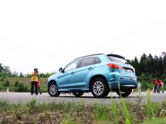 2010款 2.0 CVT 四驱 劲酷版5座