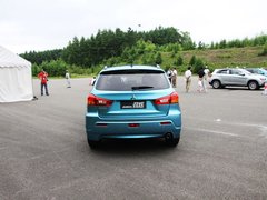 2010款 2.0 CVT 四驱 劲酷版5座