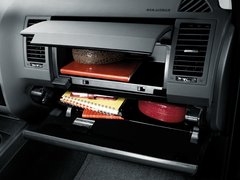 2010款 5.7L 自动 白金版 7座
