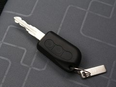 2010款 1.0L 手动 标准型