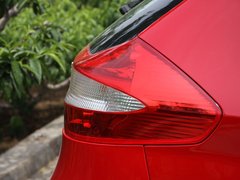 2010款 1.5L 手动 豪华型