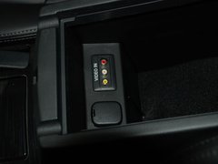 2010款 2.0L 自動 豪華版