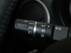 2010款 2.0L 自动 豪华版