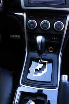 2010款 2.0L 自动 豪华版