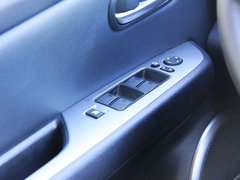 2010款 2.0L 自动 豪华版
