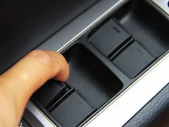 2010款 2.0L 自動(dòng) 豪華版