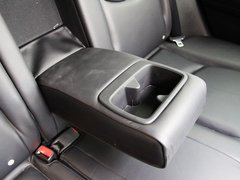 2010款 2.0L 自动 豪华版
