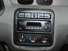 2010款 1.0 手动 基本型LJ465