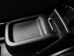 2010款 1.6L 手动 基本型 5座