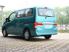 郑州日产 NV200