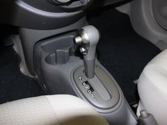 2010款 1.5L 自動 易智版