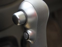 2010款 1.5L 自動 易智版