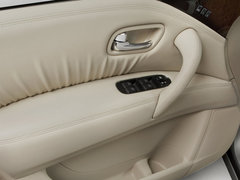 2011款 QX56 5.6L 自动 7座