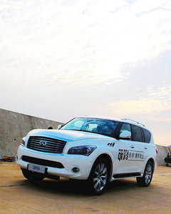 2011款 QX56 5.6L 自动 7座