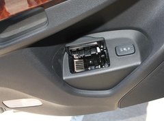 2011款 3.5L 自动 尊贵版 5座