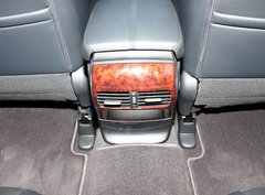 2011款 3.5L 自动 尊贵版 5座