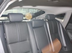 2011款 3.5L 自动 尊贵版 5座