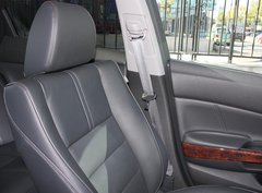 2011款 3.5L 自动 尊贵版 5座