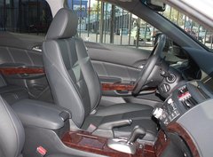 2011款 3.5L 自动 尊贵版 5座