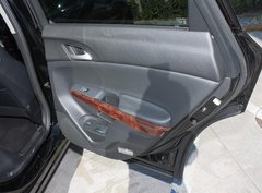 2011款 3.5L 自动 尊贵版 5座