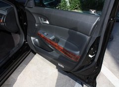 2011款 3.5L 自动 尊贵版 5座