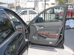 2011款 3.5L 自动 尊贵版 5座