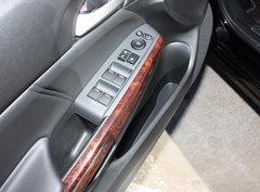 2011款 3.5L 自动 尊贵版 5座