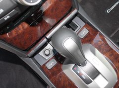 2011款 3.5L 自动 尊贵版 5座