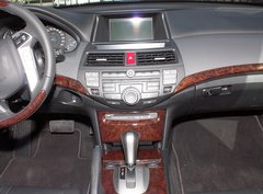 2011款 3.5L 自动 尊贵版 5座