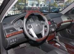 2011款 3.5L 自动 尊贵版 5座